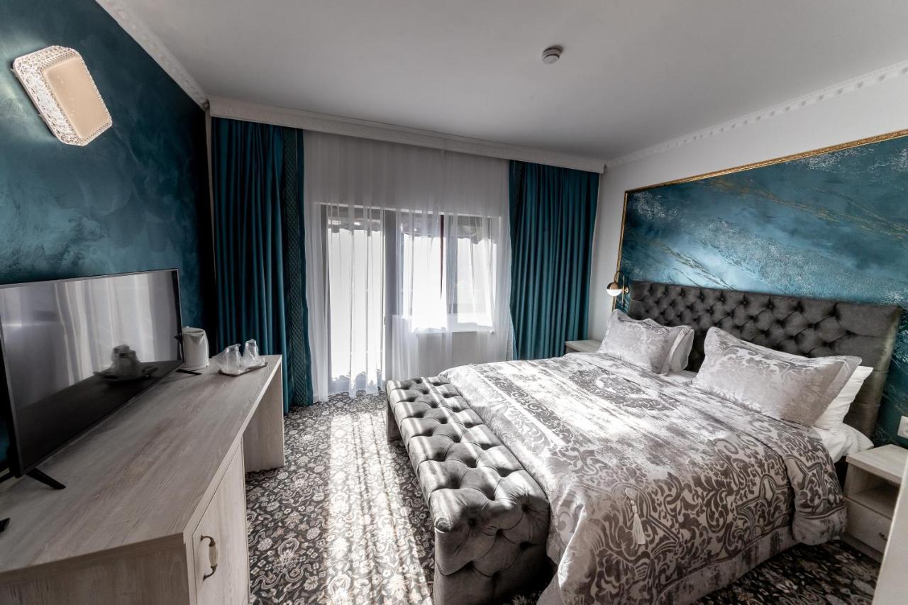 Suru Hotel & Restaurant Busteni Ngoại thất bức ảnh